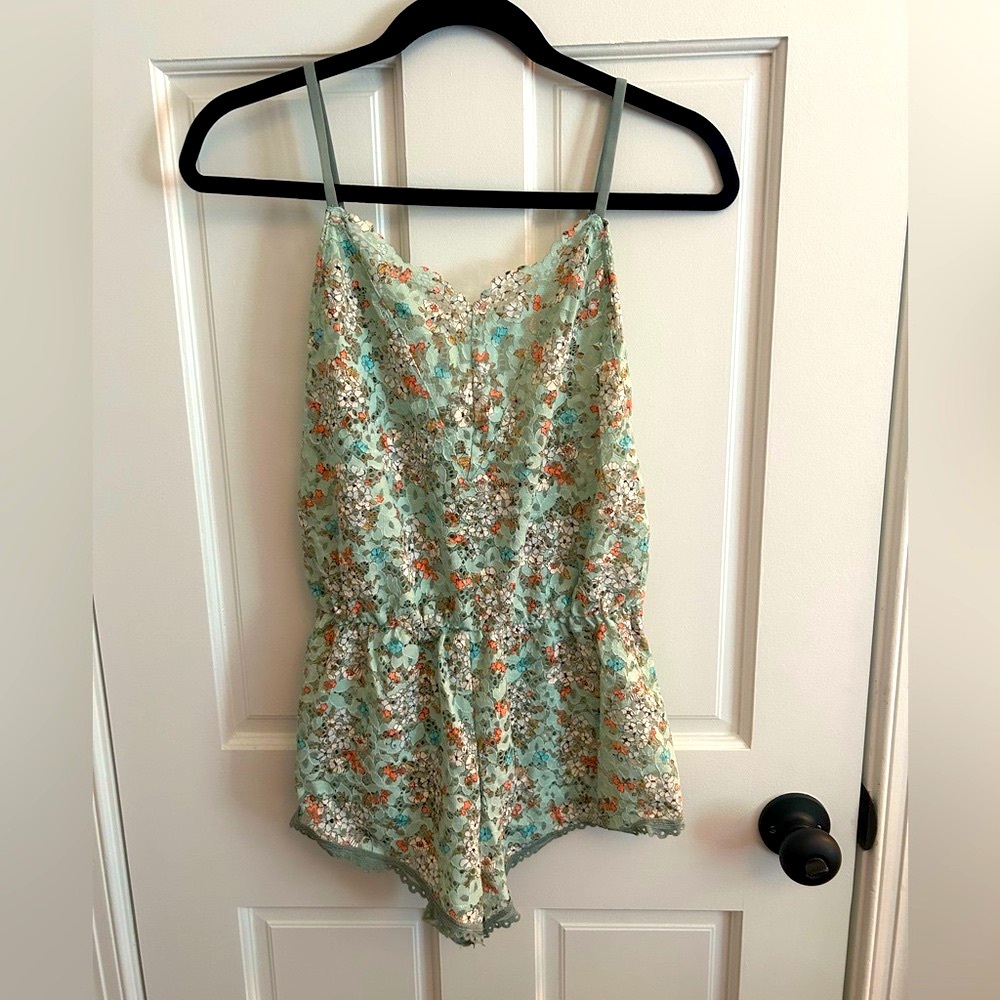 NWT Victoria’s Secret lace romper